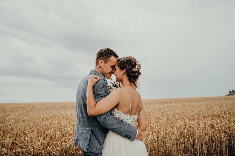 natürliche Hochzeitsfotos wedding photographer plauen sachen vogtlang brautpaar