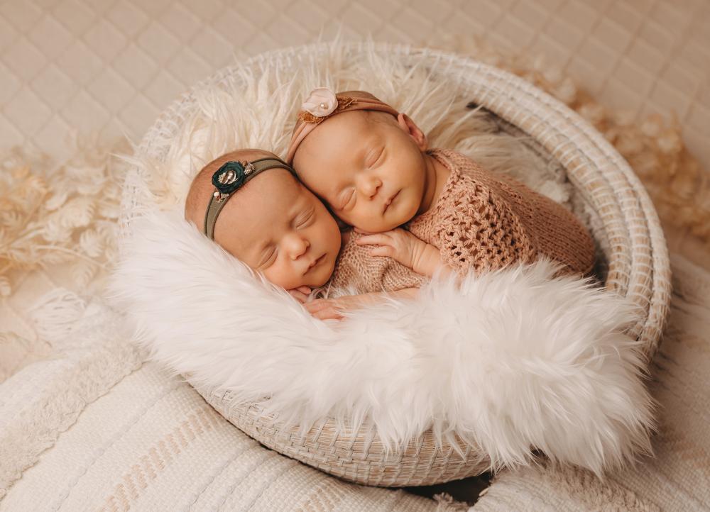 neuegborene Zwillinge, schlafende Babyfotos Plauen