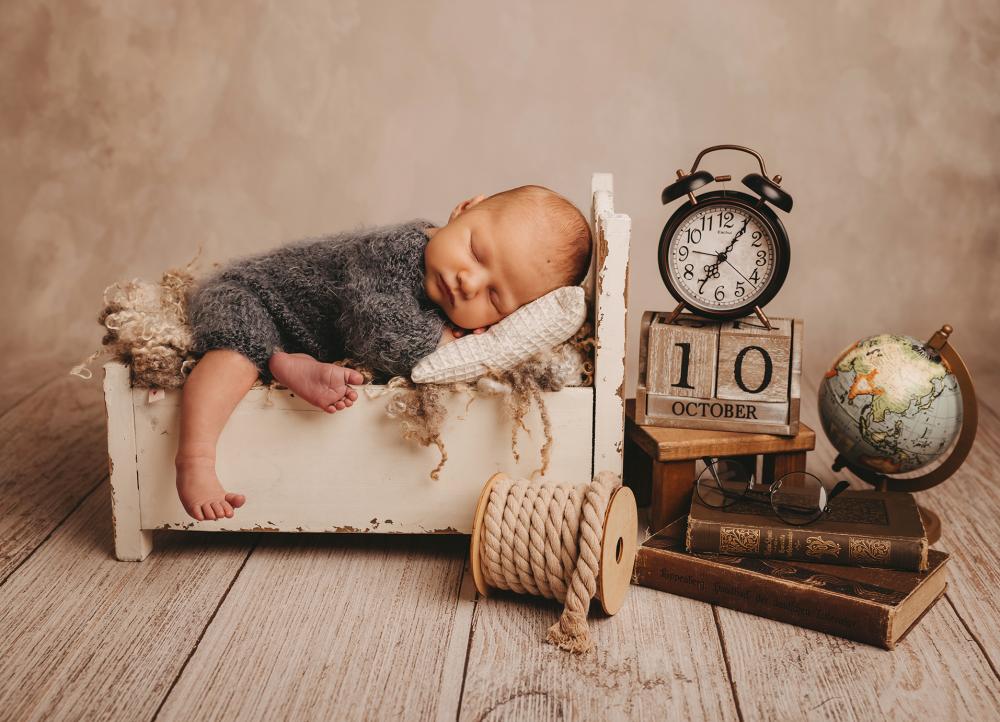 Neugeborenes im Bett Fotostudio Plauen Vogtland